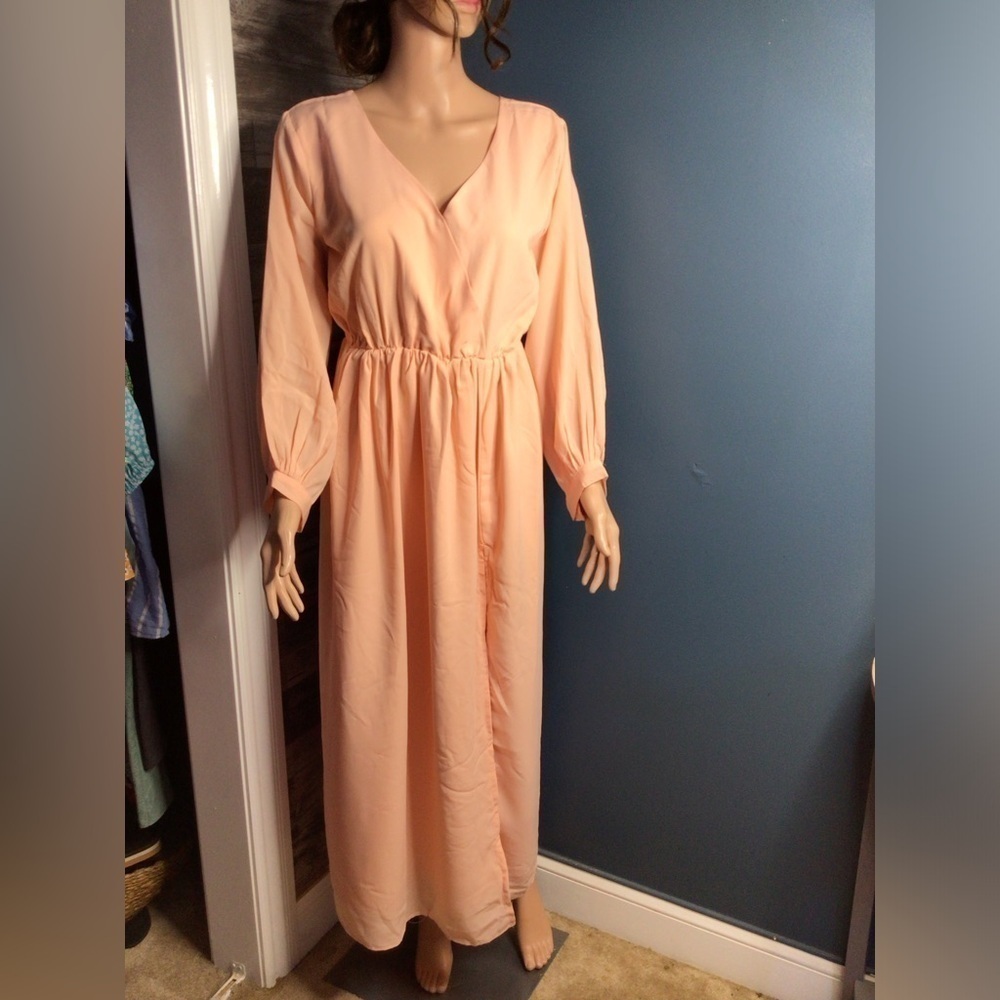 Peachy-orange long gown with V-neckline and A-line silhouette (0088) - Picture 2 of 8